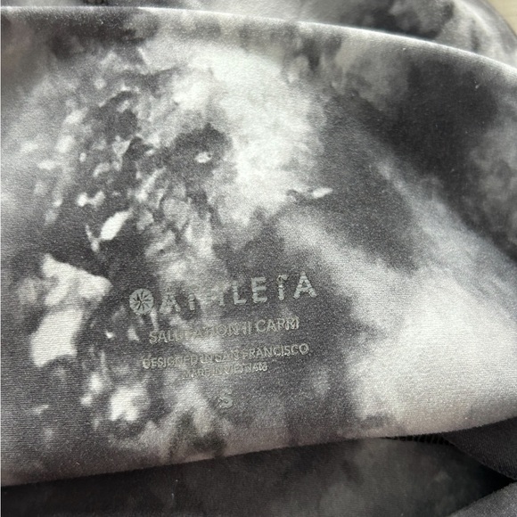 Athleta Salutation Stash Pocket II Capri Leggings in Gray Tie Dye - Picture 7 of 14